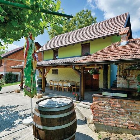 Kuca Za Odmor Pri Brozu Apartment Kumrovec Bagian luar foto